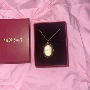 Taylor swift red we’ll run necklace